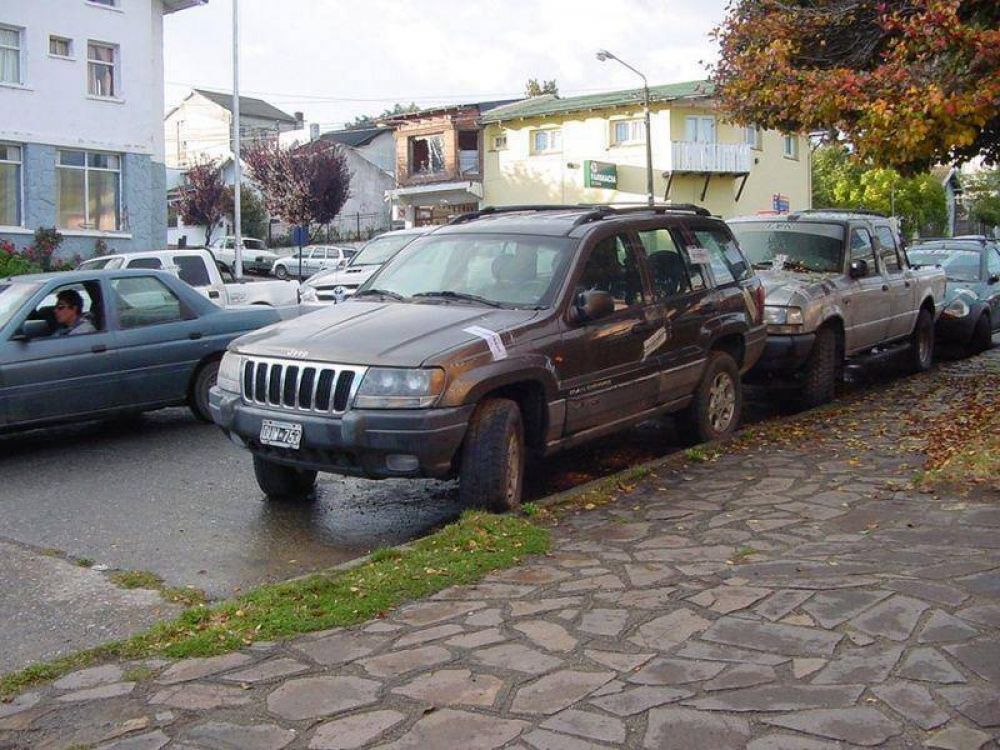 Crecen los reclamos por los autos secuestrados que son estacionados por la Polic�a Federal