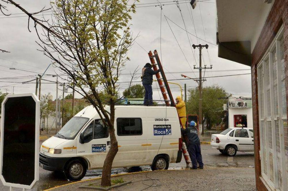 Intensa actividad del municipio de Roca por la tormenta