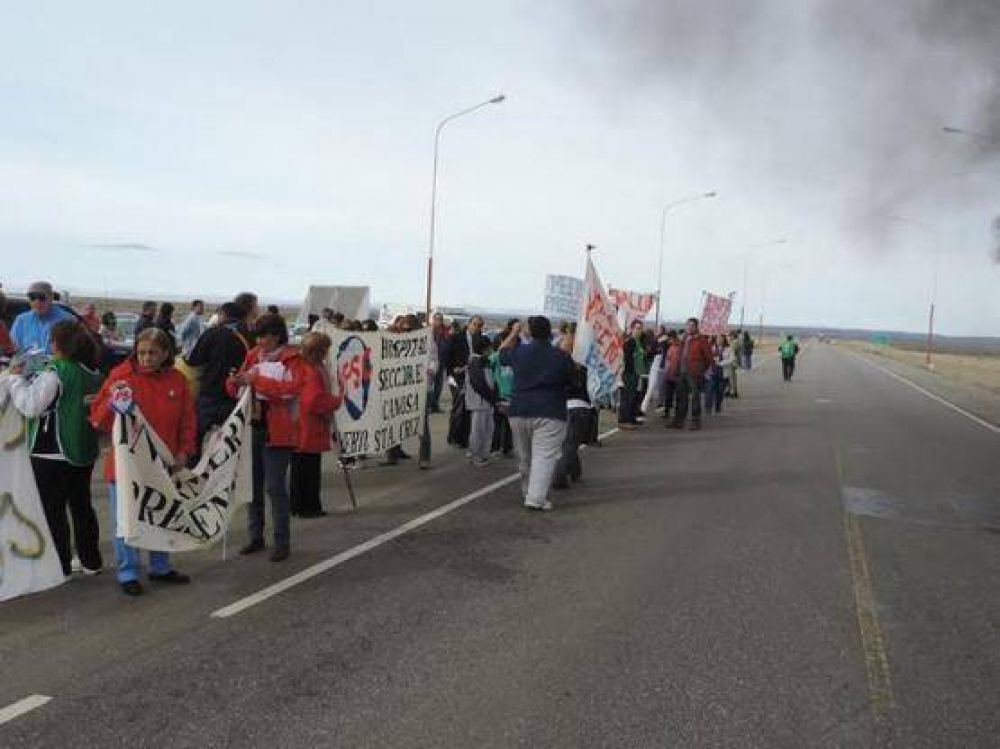 Trabajadores hospitalarios reclaman mejoras en la ruta