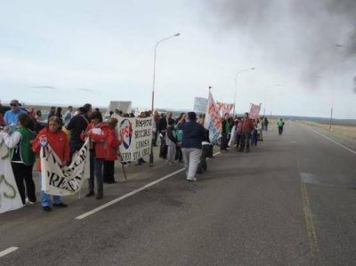 Trabajadores hospitalarios reclaman mejoras en la ruta