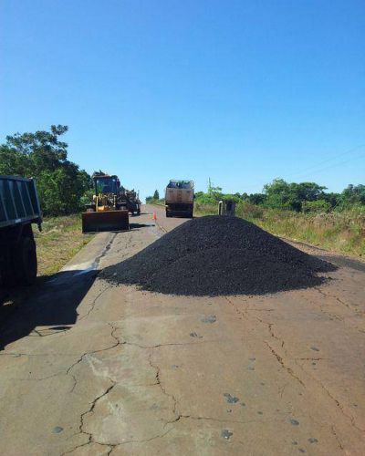 Ejecutan bacheo y reasfaltado de la ruta 13 en tramo San Vicente-El Soberbio