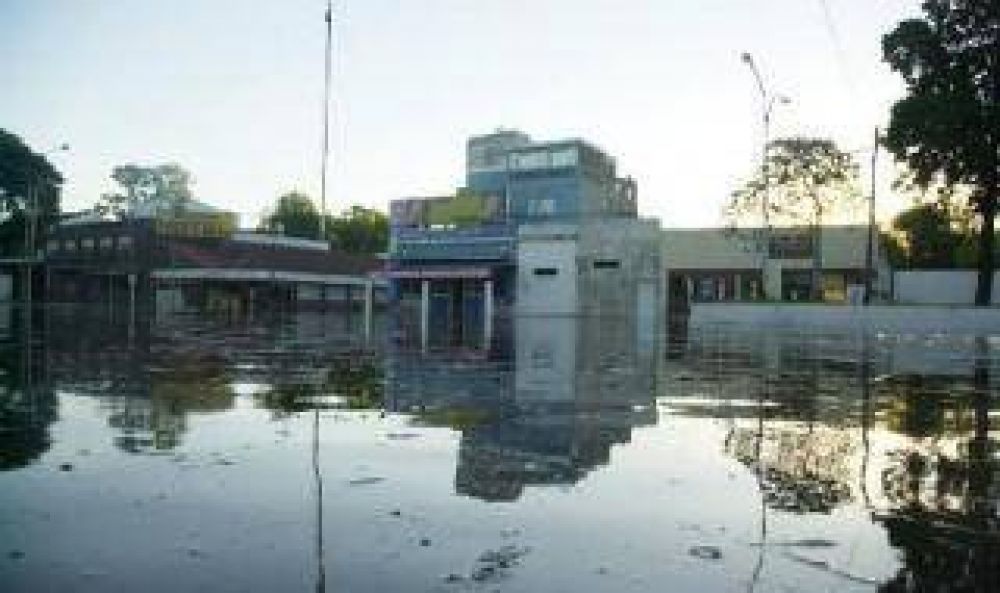 R�o Luj�n: El agua baja y hay m�s de 200 evacuados