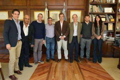 Autoridades del Ministerio de Salud porte�o en Malvinas Argentinas