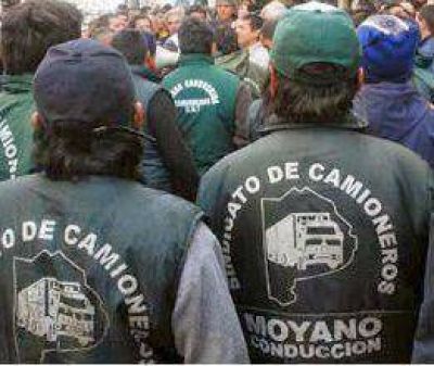 Camioneros y UTA se concentran en tres puntos  