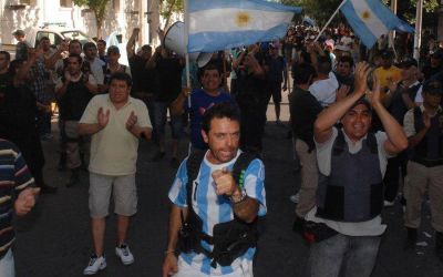 El pr�ximo lunes acusar�n a 14 polic�as por el acuartelamiento de diciembre