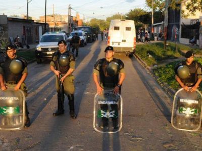 Gendarmer�a y Prefectura tomaron el control de los barrios m�s violentos