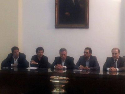 Curuchet present� proyecto sobre violencia en el deporte en la AFA