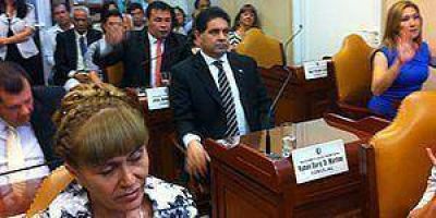 El aumento para taxis, remises y colectivos rige desde las 00:00 de este s�bado en la Capital