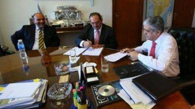 Alperovich y De Vido firmaron convenio para que no aumente tarifa el�ctrica