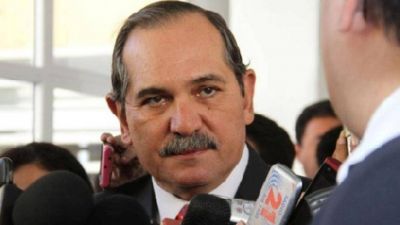 Alperovich dej� el PE al menos una vez por semana