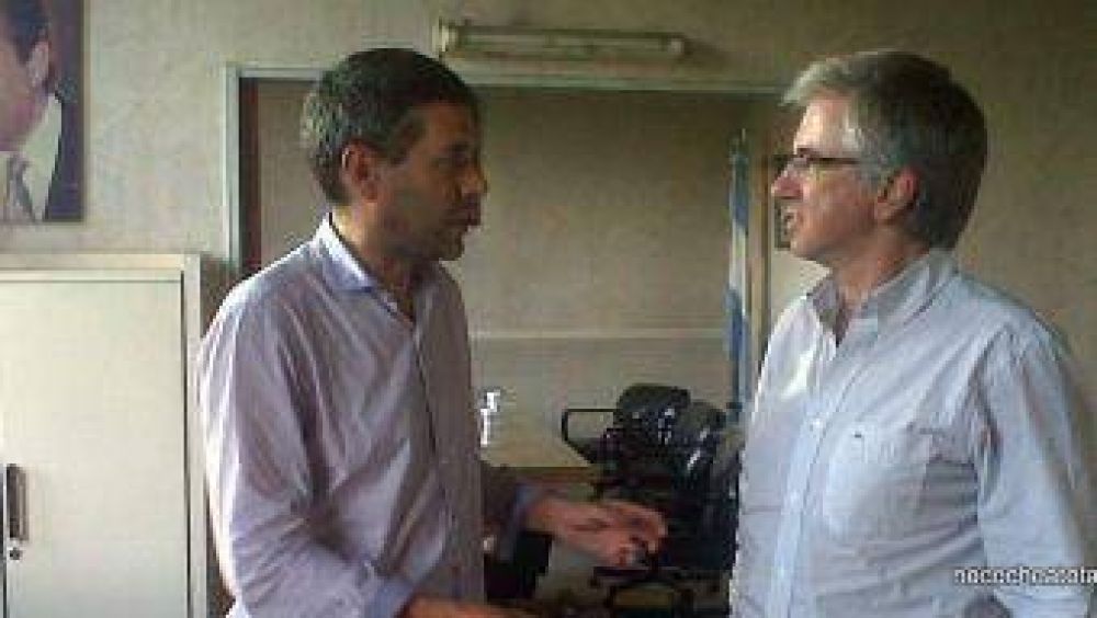 Kuhn se reuni� con Armendariz