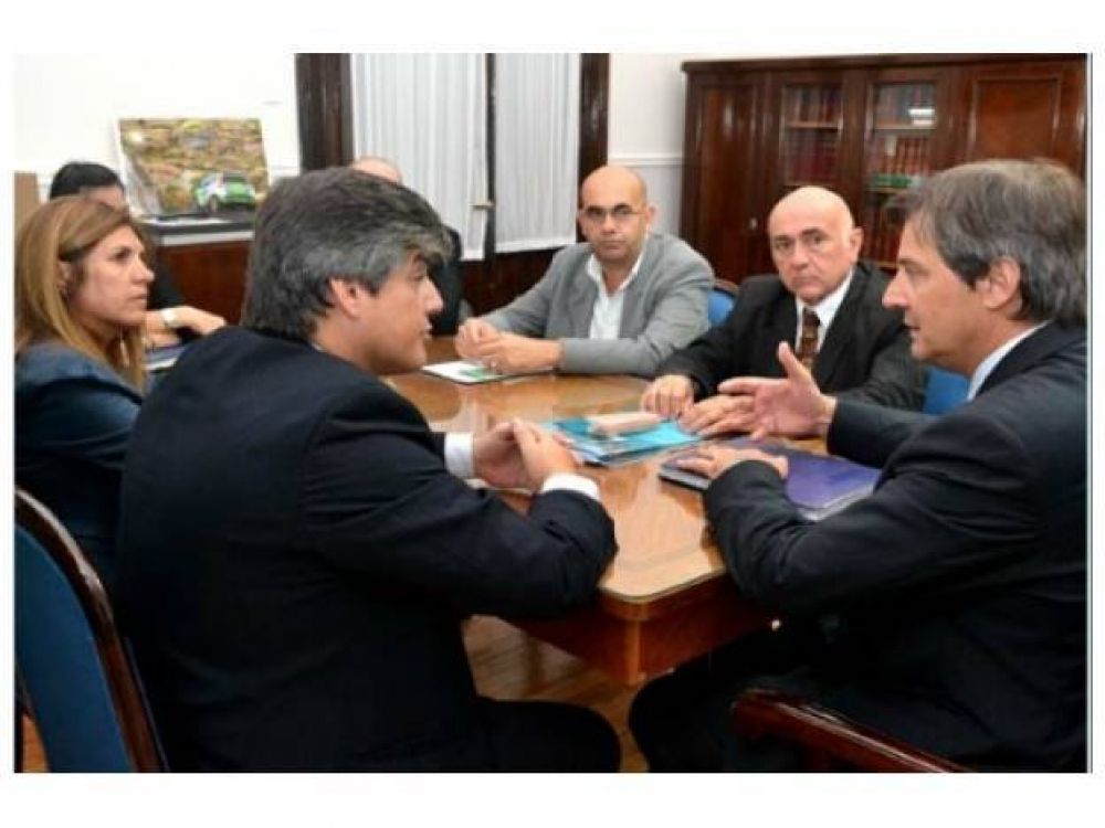 Firmaron un convenio para profesionalizar cooperativas