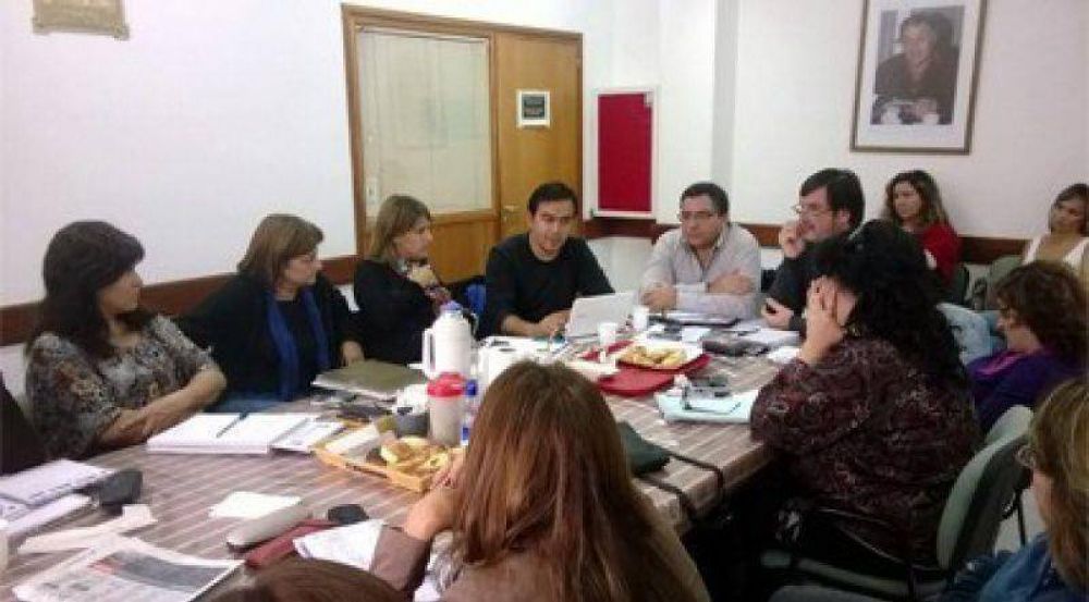 Los docentes no se pliegan al paro de hoy