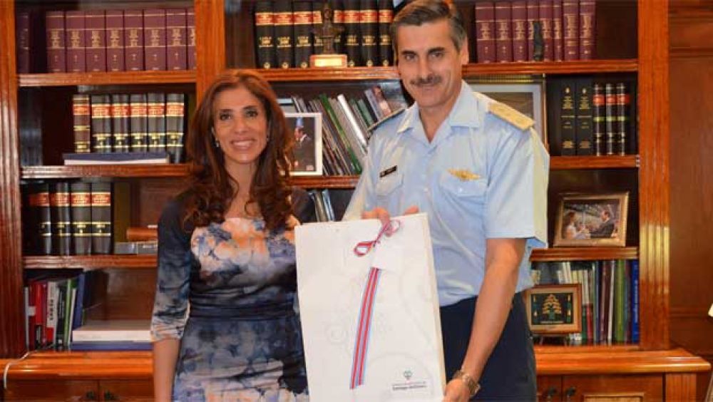 Claudia de Zamora se reuni� con el Brigadier Busetti