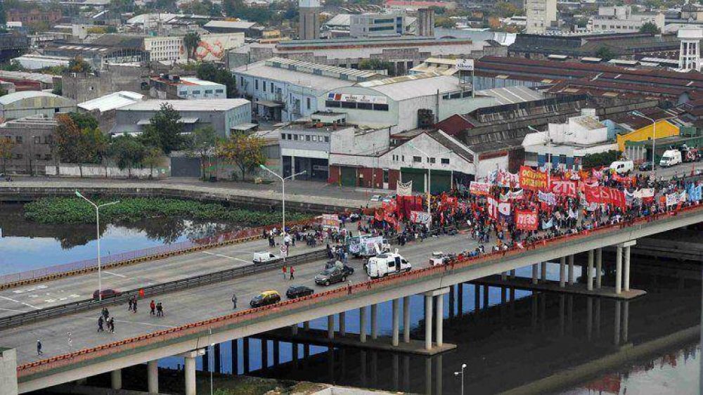 Tras 6 horas de protestas, levantaron los piquetes que aislaron a la Capital