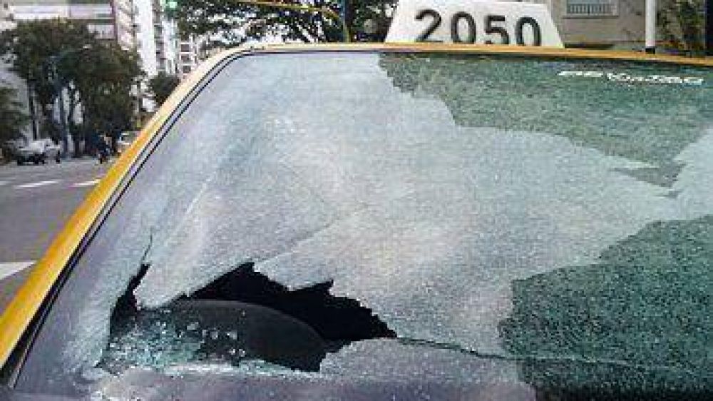 Agredieron a taxistas de Mar del Plata por no adherir a la huelga