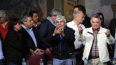 Moyano: "Quieren hacer creer que la gente no fue a trabajar por los piquetes"