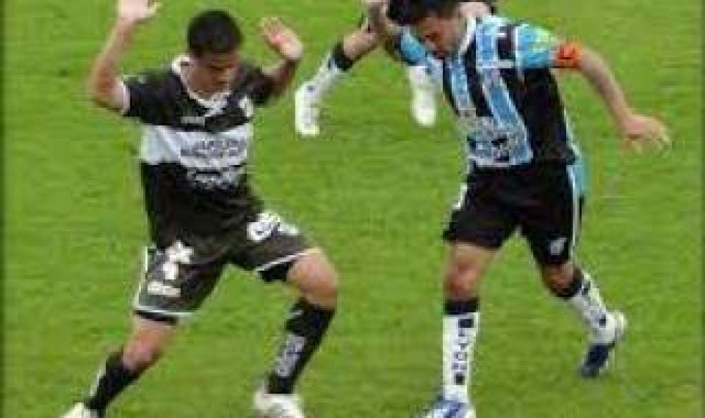 F�tbol en medio del paro: Almagro - Platense, el �nico partido del d�a
