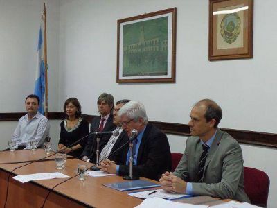 Luis Andreotti inaugur� el periodo 2014 de sesiones en San Fernando