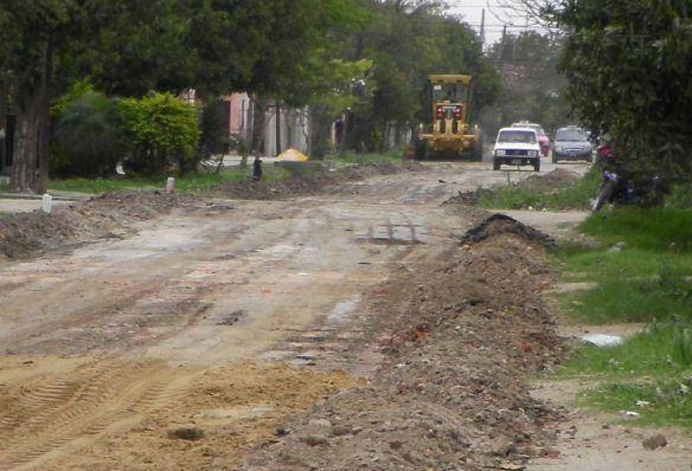 Trabajos municipales y mantenimiento de calles en varios barrios de nuestra ciudad