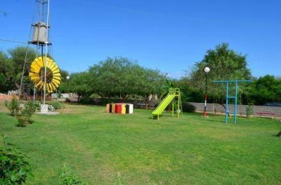 Inauguraron remodelada plaza en Las Esquinas