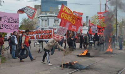 El paro en Bah�a: �Hay que ajustar a los que se la llevan con pala�