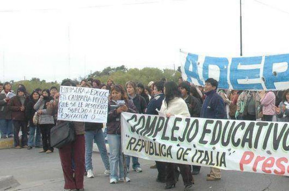 Estatales en compas de espera hasta el viernes y los profesionales de paro 