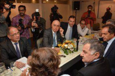 Seguridad: Provincia junt� a 11 intendentes