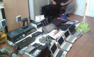 Cae un delincuente y hallan parte del bot�n