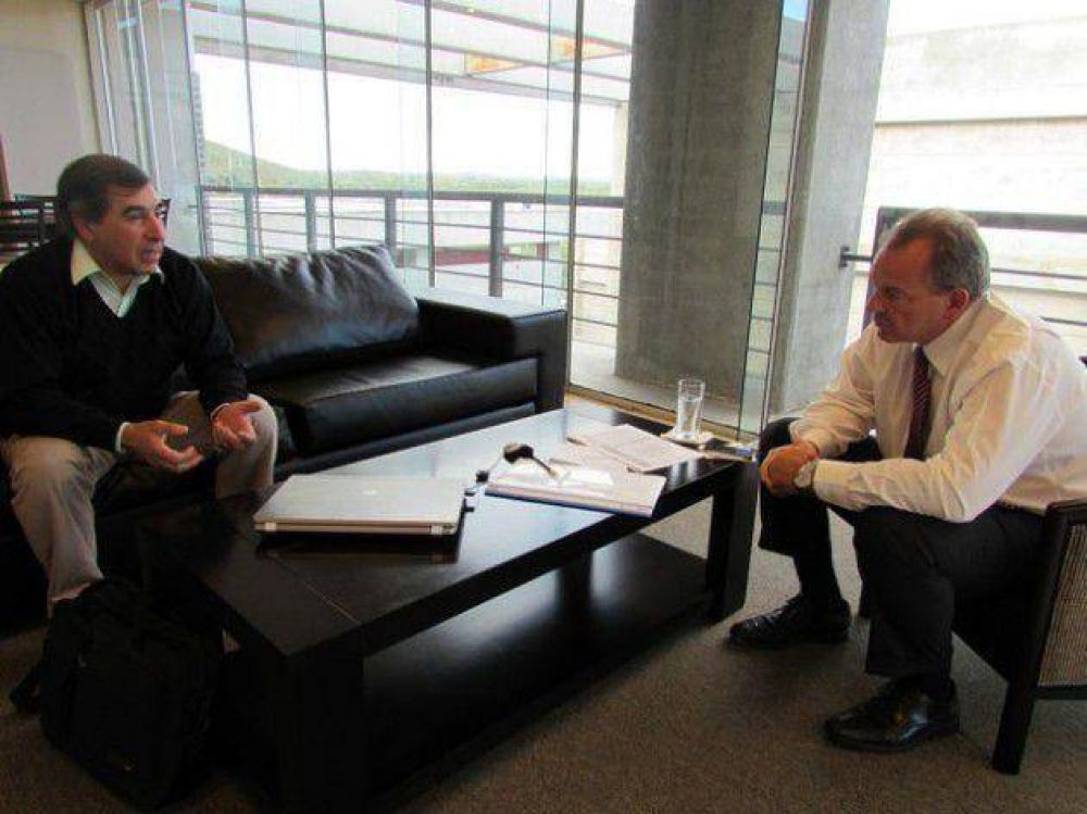 El ministro D�Onofrio recibi� al intendente de Fortuna