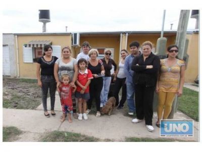 En Colonia Avellaneda rebalsan las cloacas e inundan viviendas