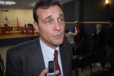 �Tenemos que dar un debate para los fueguinos y el futuro de la provincia�, pidi� Marinello