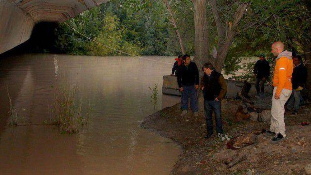 P�rez Cat�n recorri� la m�rgen del R�o Chubut y supervis� labores municipales