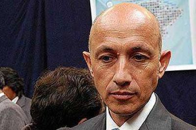 Cotillo: Peralta espera que �las cosas exploten� para reaccionar como gobernador