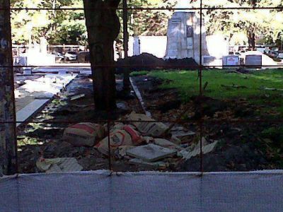 �Qu� pasa con la Plaza San Mart�n? �Est� clausurada? Hay gato encerrado
