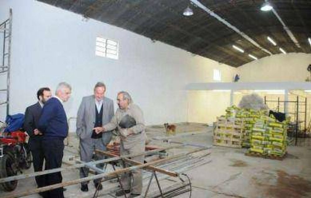 Avanza la construccin de un polideportivo en el complejo comunitario Limache