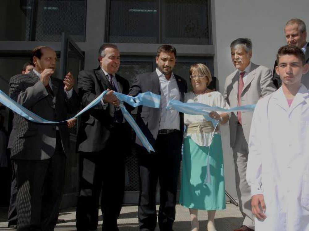 De Vido inaugur� una escuela