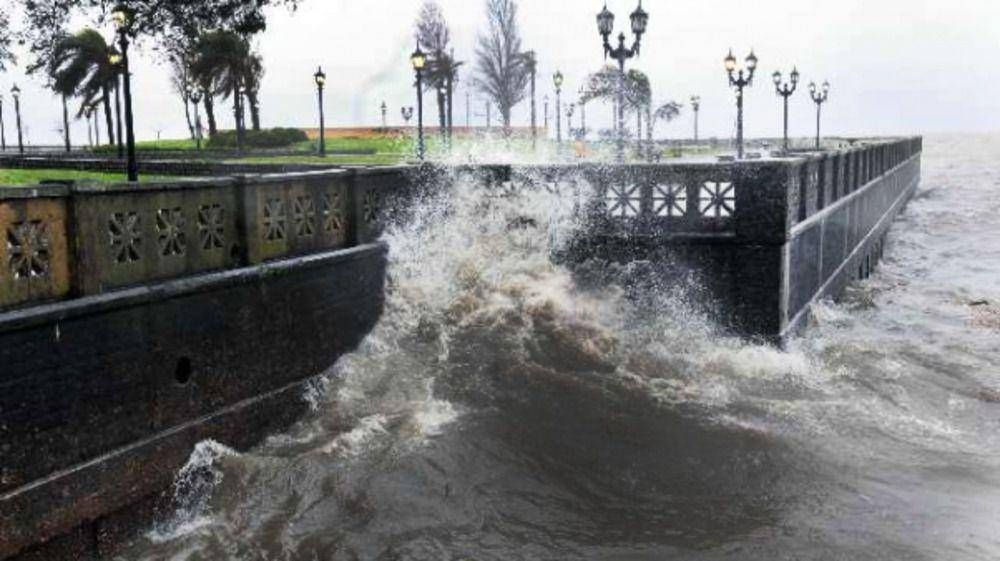 Alerta por fuertes r�fagas de viento en la Capital y zona Norte