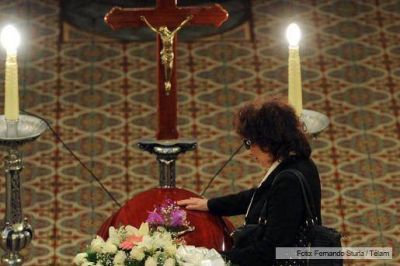 Con dolor, despidieron en el Congreso a Alfredo Alc�n