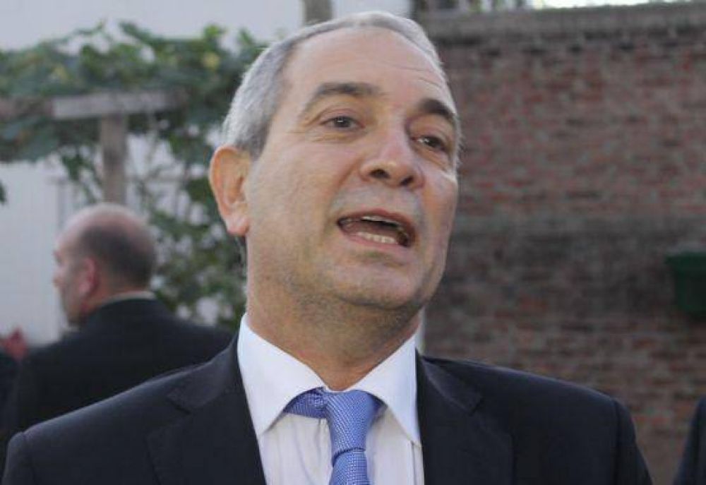 Julio Alak: �La inseguridad no se combate solo con equipamiento sino tambi�n con la inclusi�n social�