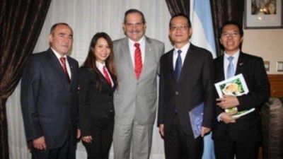 El Embajador de Vietnam visit� Tucum�n