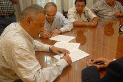 Paritarias: Hubo acuerdo salarial entre el gremio de Vialidad y la Provincia