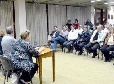Primer encuentro para organizar los festejos del "bicentenario"
