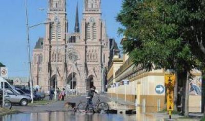Inundaci�n en Luj�n: La situaci�n tiende a normalizarse y siguen los operativos