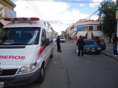 Un menor accidentado tras un choque entre un auto y un colectivo