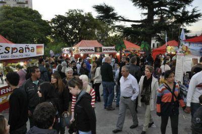 Este domingo regresa la Fiesta de las Colectividades