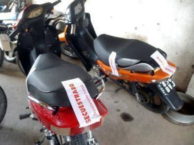 �Y la moto? Se la secuestraron y le peg� a un polic�a