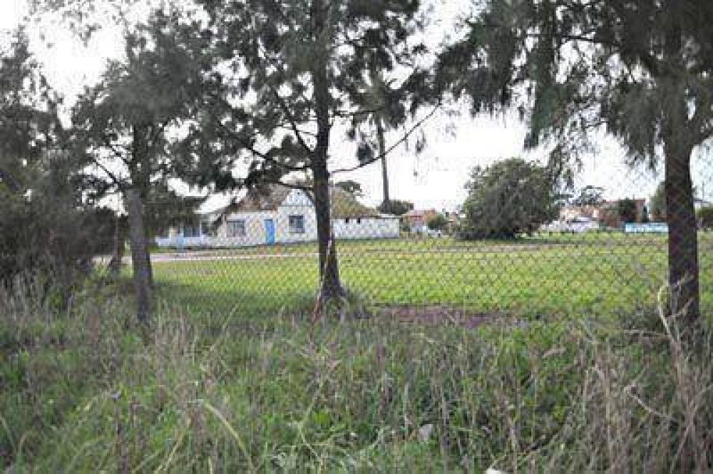Hay pocas propiedades en venta donde se construir� el Centro C�vico del Oeste