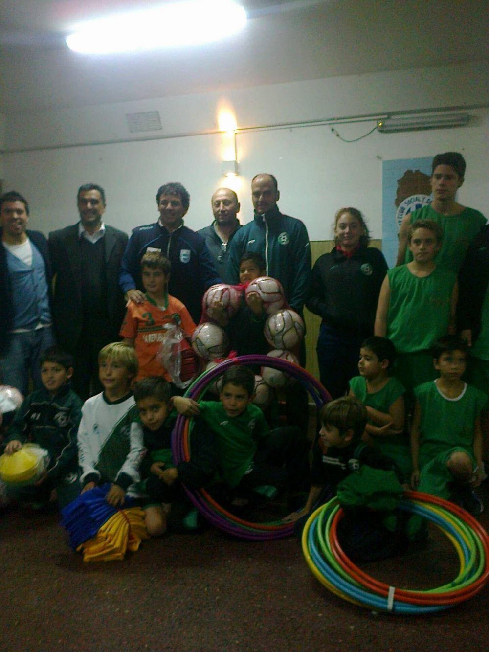 Entregaron materiales deportivos a clubes de Mar del Plata