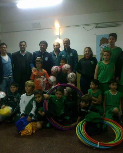 Entregaron materiales deportivos a clubes de Mar del Plata